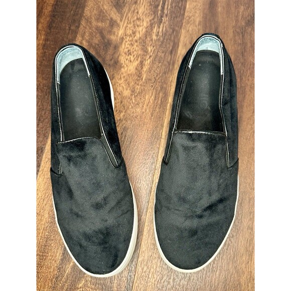Vionic Midi Black Velvet Slip On Sneaker Shoe Women's Size 7.5 GUC! - Picture 1 of 5